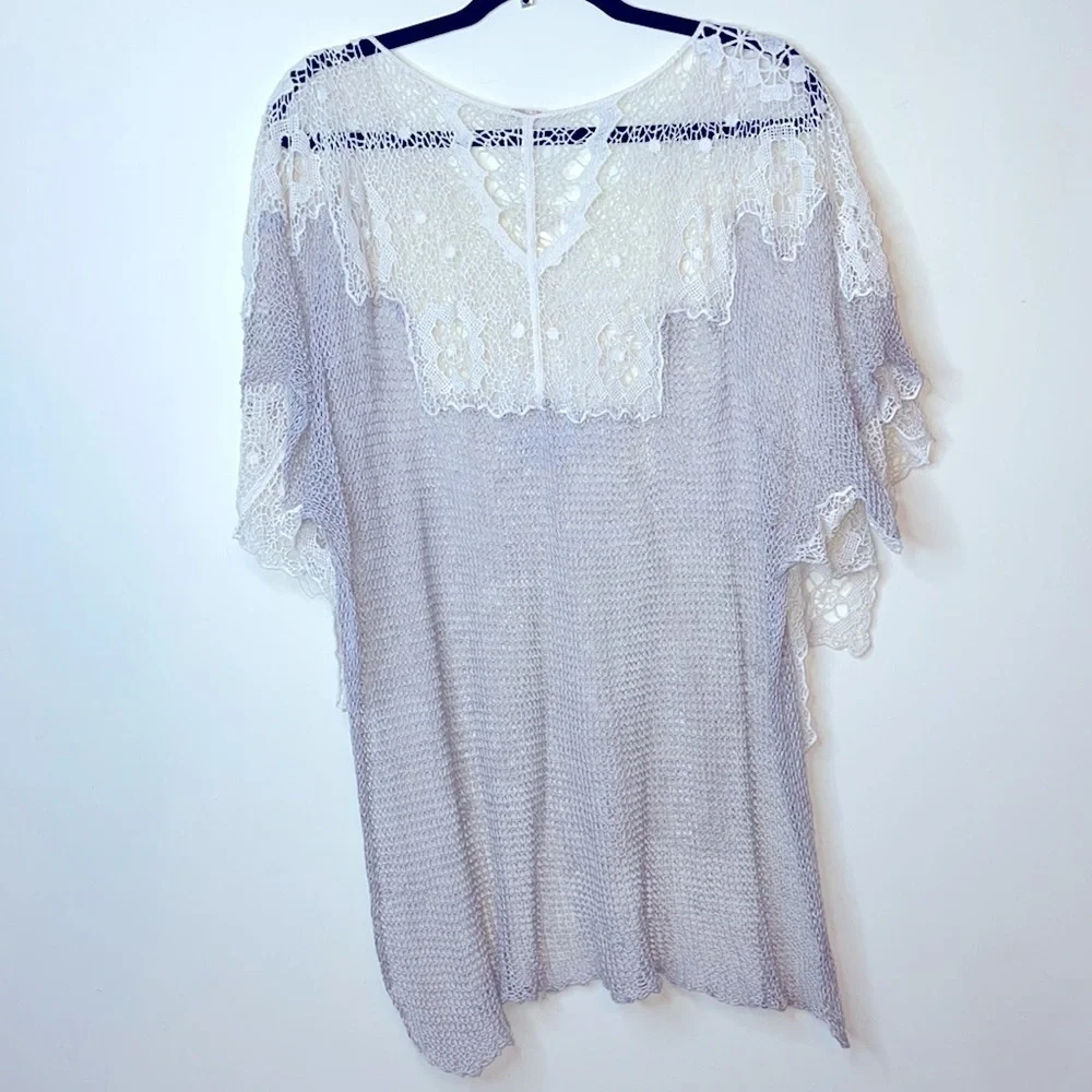 Free People BAD ROMANCE crochet poncho top oversized EUC Rare